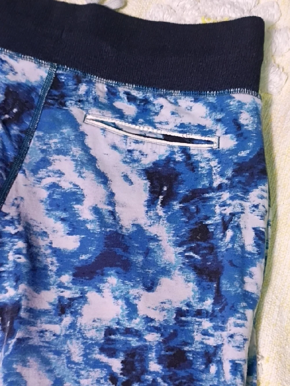 lululemon athletica‎ Blue Marble Print Joggers Closure on Both Legs